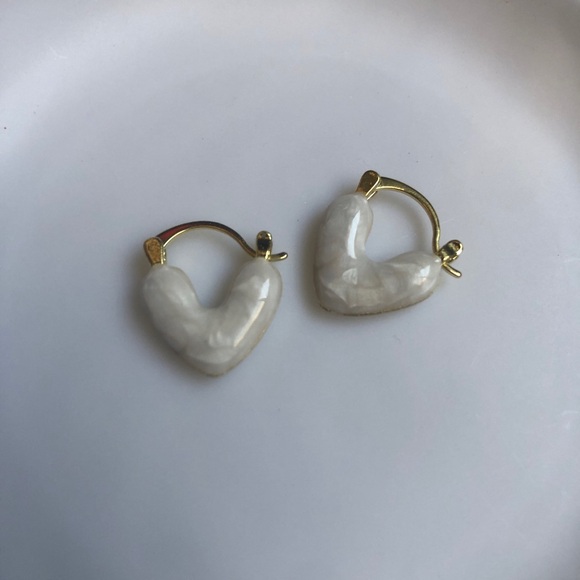 Beautiful elegant white marble-ish hoop-like earrings - Picture 2 of 3